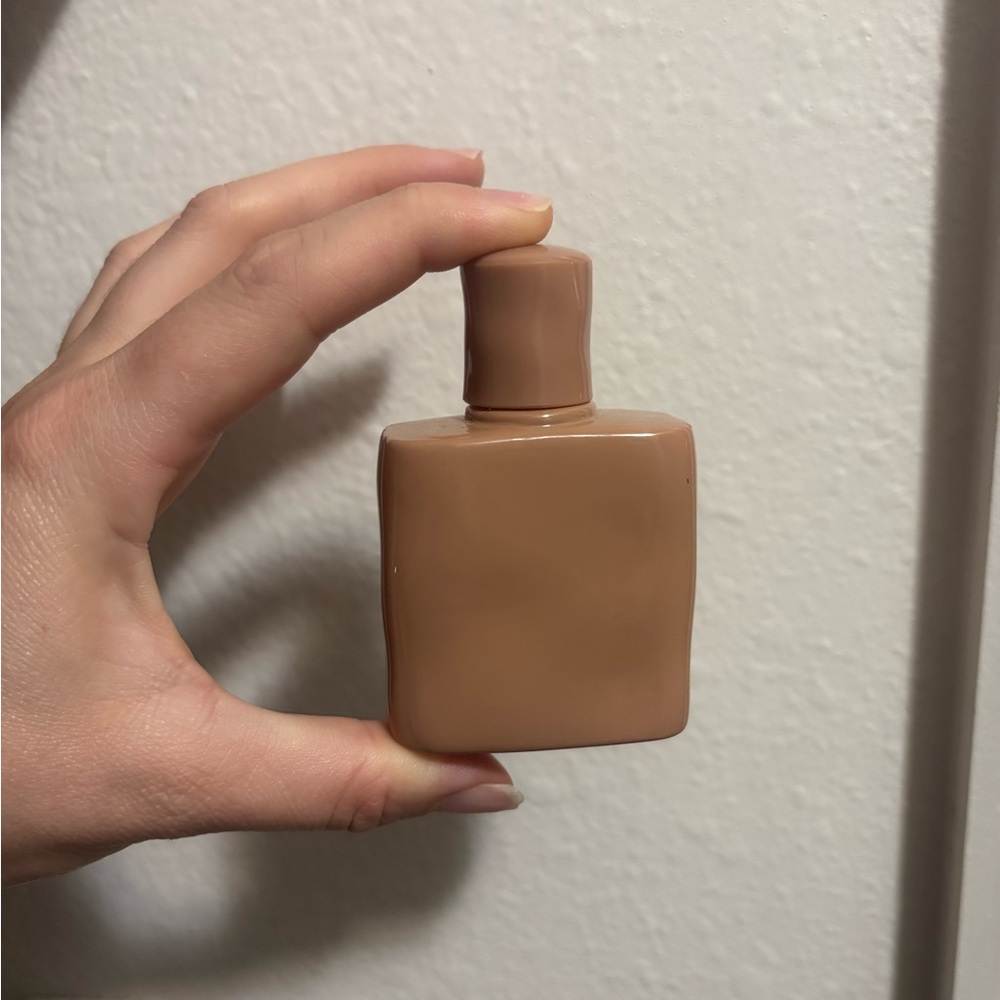 KKW Nude Soleil